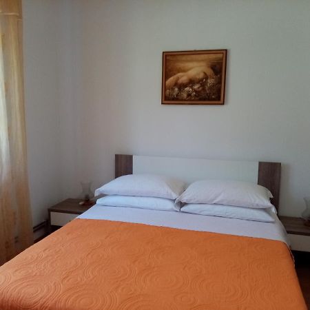 Apartman Violeta 로브란 외부 사진